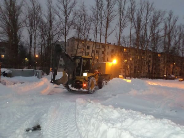 Уборка снега с придомовой территории