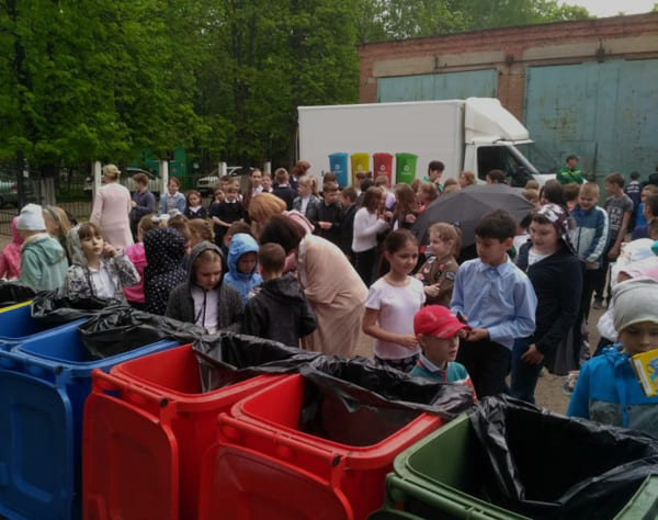 Подмосковным школьникам рассказали о раздельном сборе мусора